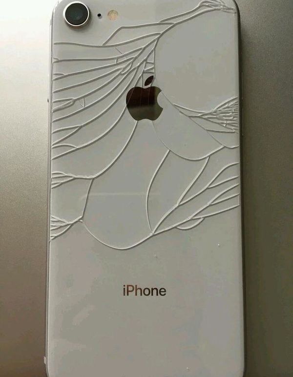 iPhone8玻璃后盖吓坏果粉，华强北：20块钱就可搞定