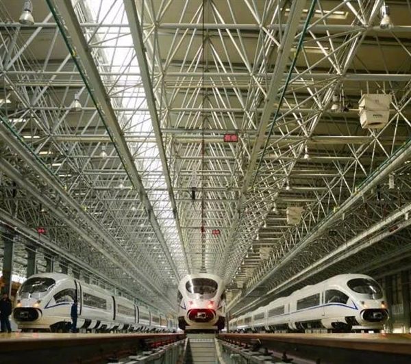 中国铁路总公司:2025年建成3.8万公里高铁