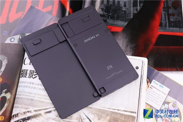 未来和童年不谋而合 折叠手机得这么玩 