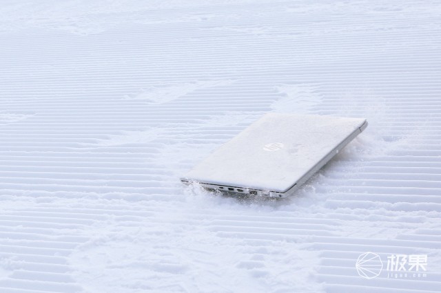 史上最虐心评测!轻薄本硬扛-20℃/500℃温差,够你用一辈子 史上最虐心评测!轻薄本硬扛-20℃/500℃温差,够你用一辈子
