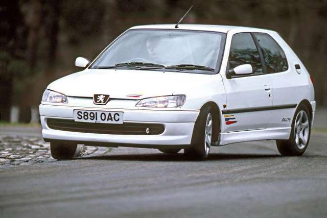 1993款标致306:不管哪款发动机处于发动机罩下,306都获得了良好的性能