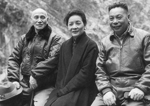 蒋介石去世后,张学良送了一副16字挽联,说明二