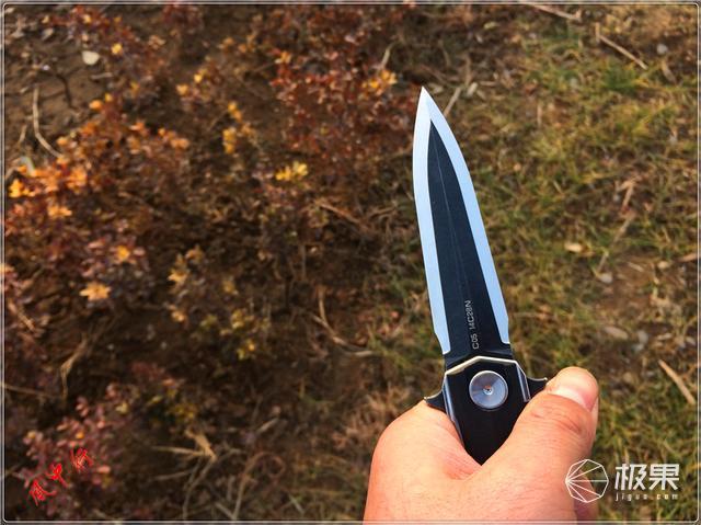 能折叠的迷你“宝剑”，锋芒尽显锋利岂止一面—时代C05双刃折刀评测|视频