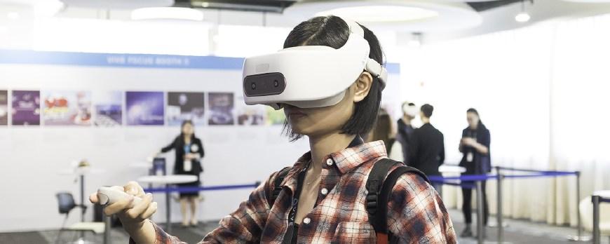 VIVE Focus的想法，是用一体机设计普及VR设备