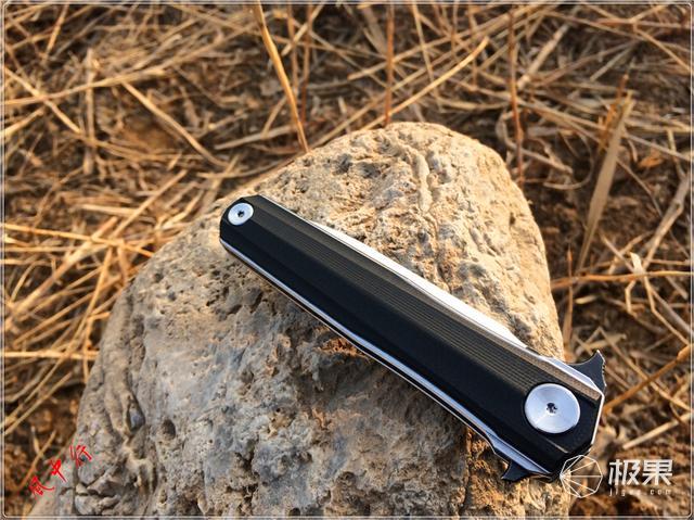 能折叠的迷你“宝剑”，锋芒尽显锋利岂止一面—时代C05双刃折刀评测|视频