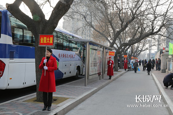 【两会花絮】优质周到的会务服务让代表参会更