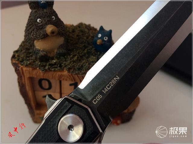 能折叠的迷你“宝剑”，锋芒尽显锋利岂止一面—时代C05双刃折刀评测|视频