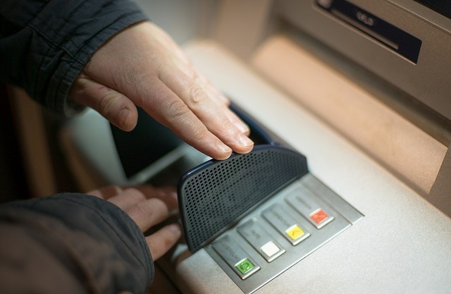 移动支付太厉害 ATM自动取款机将成历史