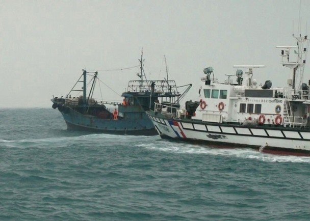台“海巡署”被曝每天派52艘舰艇监控大陆渔船