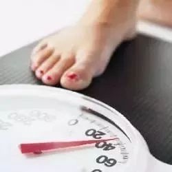 女子为一件婚纱3个月狂减40斤 因过度减肥致不孕
