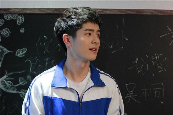 刘昊然的贵和林更新的便宜,看直男对女生化