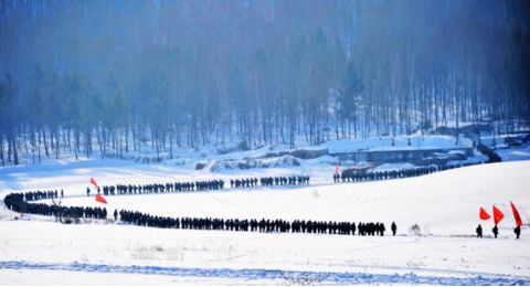 穿行林海雪原 武警黑龙江总队展开冬季实战实训