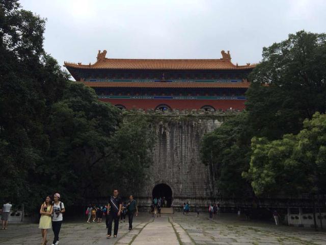 明朝共有16位皇帝,为什么叫“明十三陵”?