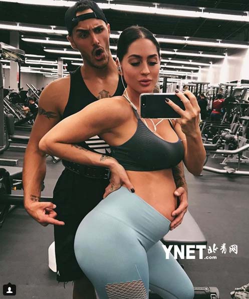 美国原驻阿富汗空军美女机械师刚生了孩子 然而这身材火辣的让人流鼻血