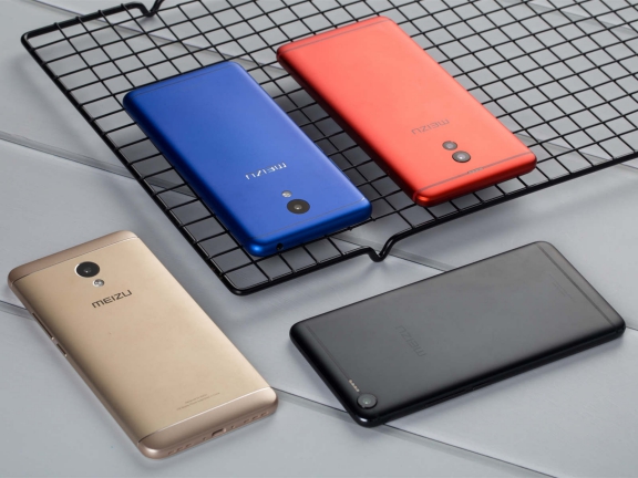 2018春节第一新机 魅蓝E3背面设计捉眼