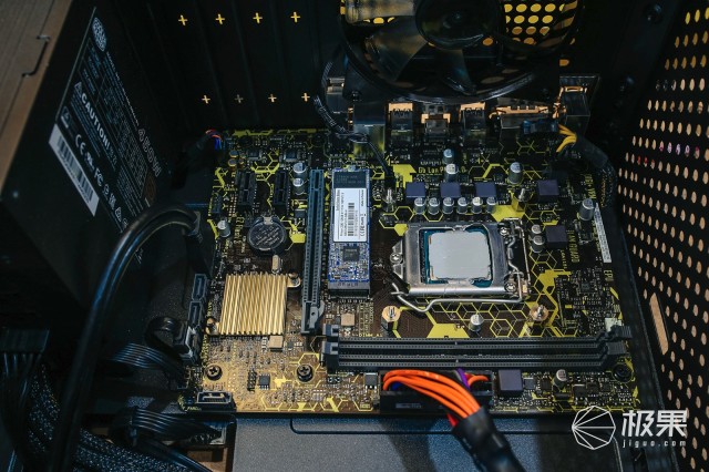 身材小巧却散热强，RGB灯效堪比蹦迪闪光灯—酷冷至尊G100MRGB风冷散热器评测