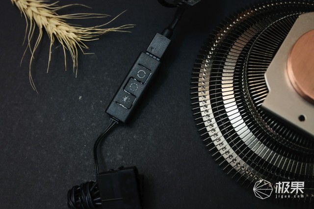 身材小巧却散热强，RGB灯效堪比蹦迪闪光灯—酷冷至尊G100MRGB风冷散热器评测