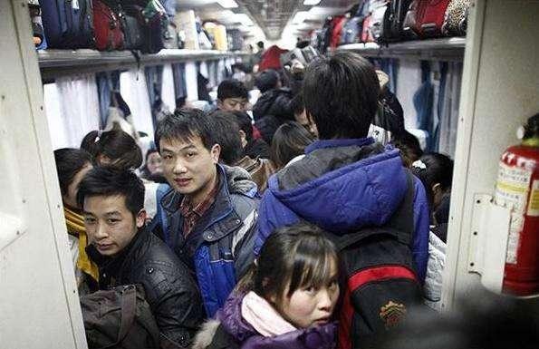 为什么火车无座和硬座票价一样