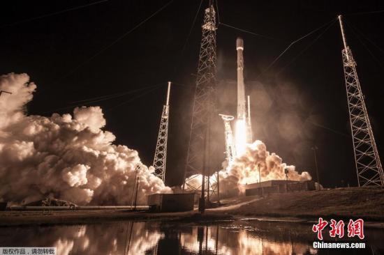 SpaceX将发射“猎鹰重型”火箭 搭载特斯拉电动车