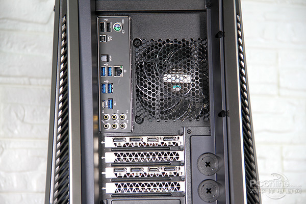 全面的机身接口 全面的机身接口