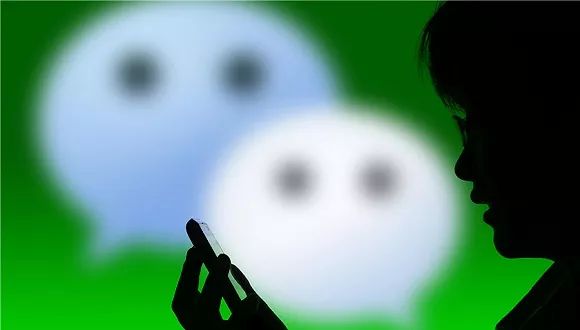 微信iOS版v6.6.3更新:双账号切换、发现页管理 今天,腾讯微信团队面向iPhone、iPad用户推送了微信iOS版客户端v6.6.3更新,本次更新内容和之前的v6.6.2版本基本一致,主要包括双账号切换、发现页管理等,还有一些稳定性增强和Bug修复等。(IT之家) 敢像微信这么干的估计也没谁了吧。