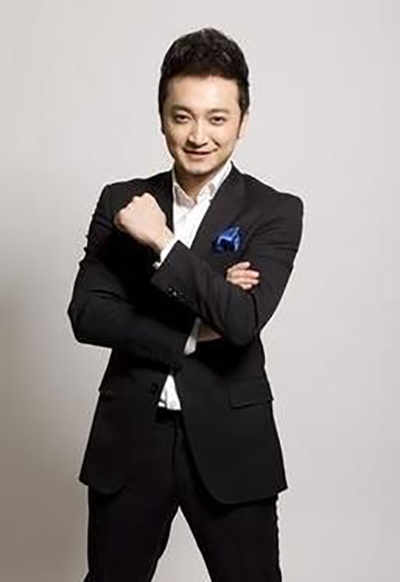 中央电视台《星光大道》主持人尼格买提