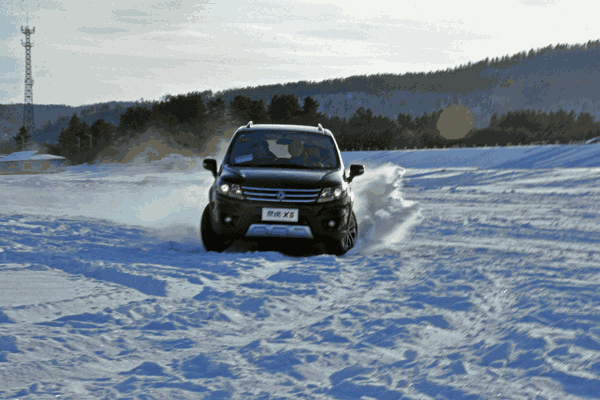 两驱车凑热闹也玩冰雪试驾 这是误导消费者么?
