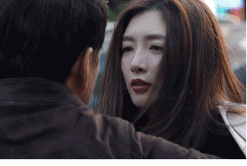 新闻客户端 在这个美女辈出的演艺圈里,江疏影不是最年轻的,也不是最