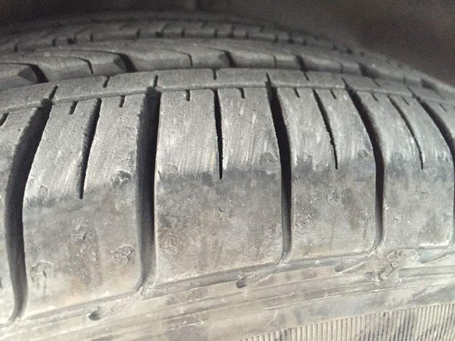 尽量不要原地打轮，损害轮胎和转向系统 