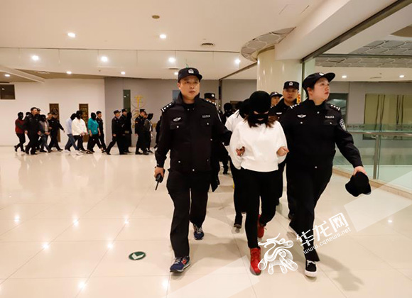 境外诈骗团伙怎么才能抓到 516EFD505C5E82E24EFA9BB884E75BA5D6B736E3_size92_w580_h420.jpeg