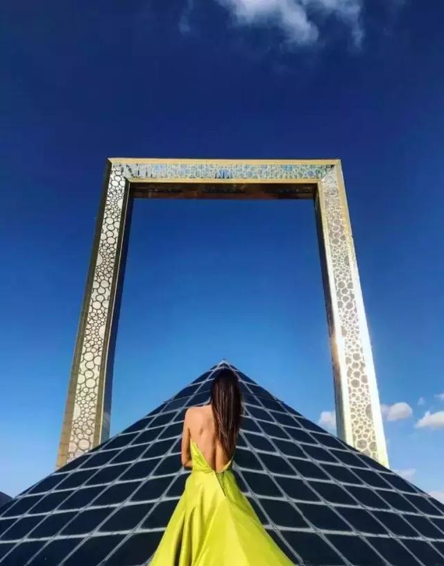 对钱没概念,壕无人性的迪拜,做个相框就花了3