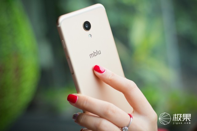 有颜值有实力,魅蓝进击全面屏的敲门砖 - 魅蓝