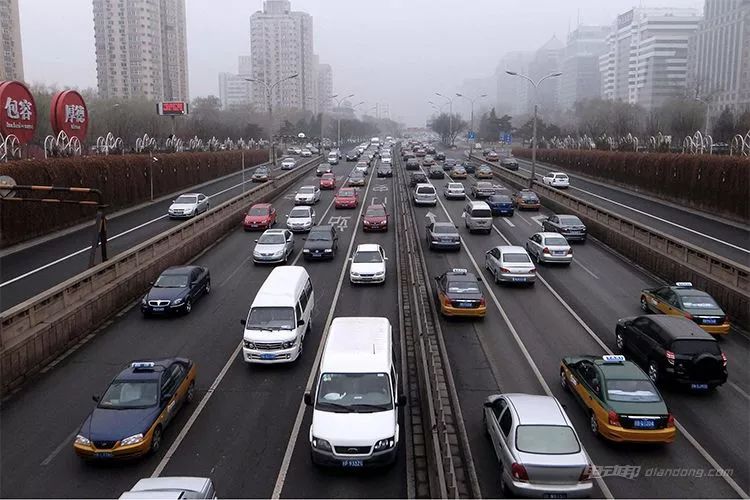 2018年北京新能源汽车指标申请超21万人