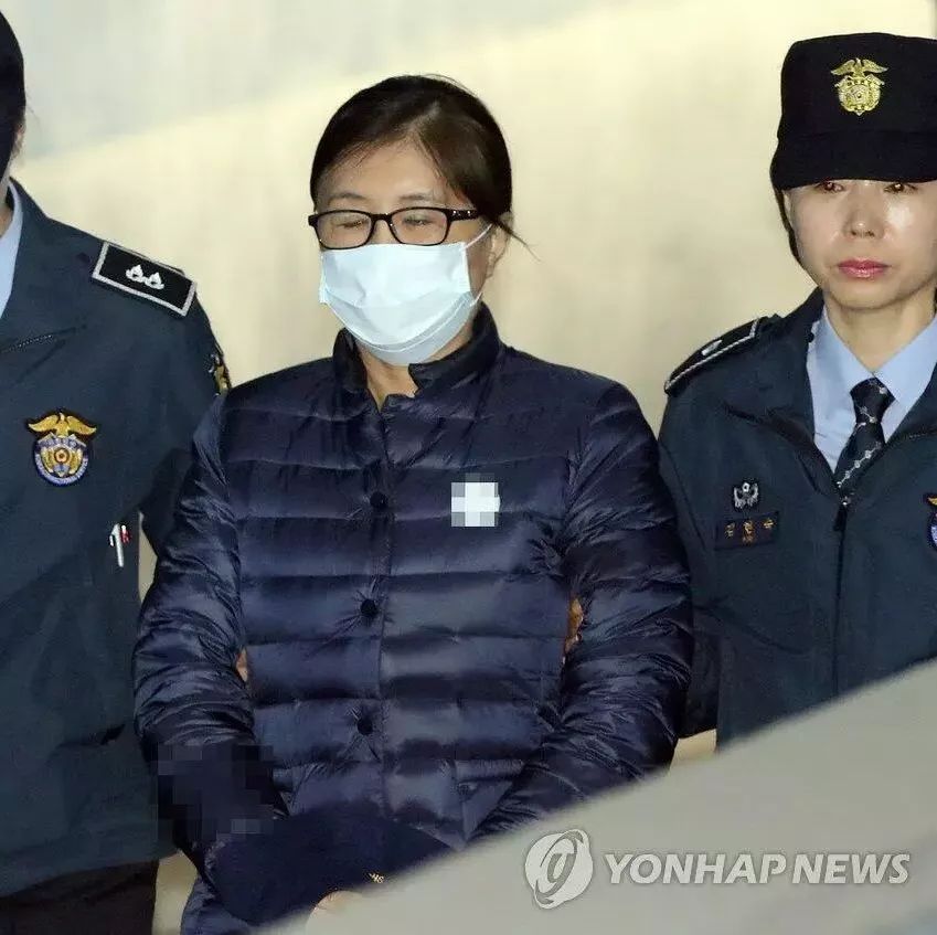 动向 | 韩联社：朴槿惠“亲信”崔顺实一审被判20年