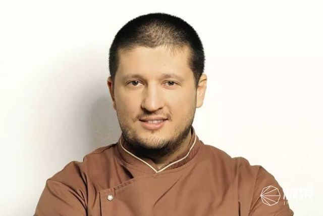 惊了！这一百多万的蛋糕，没有那个姑娘抵挡得了！