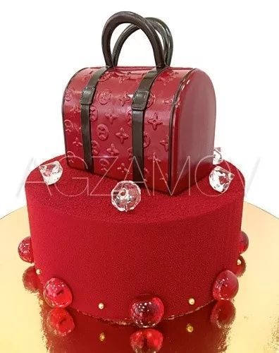 惊了！这一百多万的蛋糕，没有那个姑娘抵挡得了！