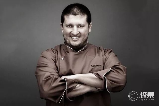 惊了！这一百多万的蛋糕，没有那个姑娘抵挡得了！