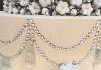 惊了！这一百多万的蛋糕，没有那个姑娘抵挡得了！