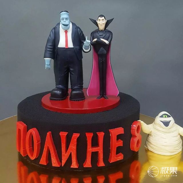 惊了！这一百多万的蛋糕，没有那个姑娘抵挡得了！