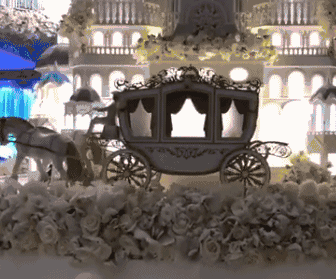 惊了！这一百多万的蛋糕，没有那个姑娘抵挡得了！