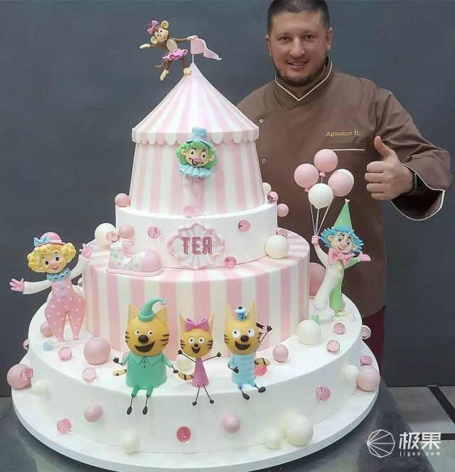 惊了！这一百多万的蛋糕，没有那个姑娘抵挡得了！