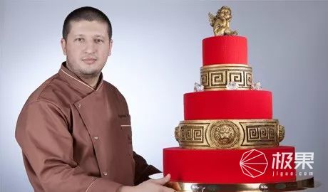 惊了！这一百多万的蛋糕，没有那个姑娘抵挡得了！