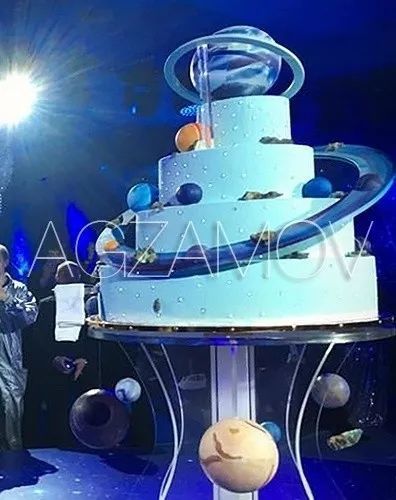 惊了！这一百多万的蛋糕，没有那个姑娘抵挡得了！