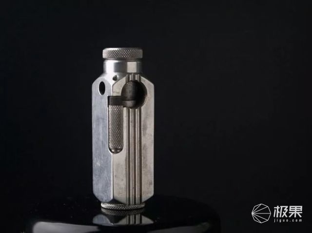 绅士心头的纵火者,500只古董打火机收藏玩家|大玩家 绅士心头的纵火者,500只古董打火机收藏玩家|大玩家