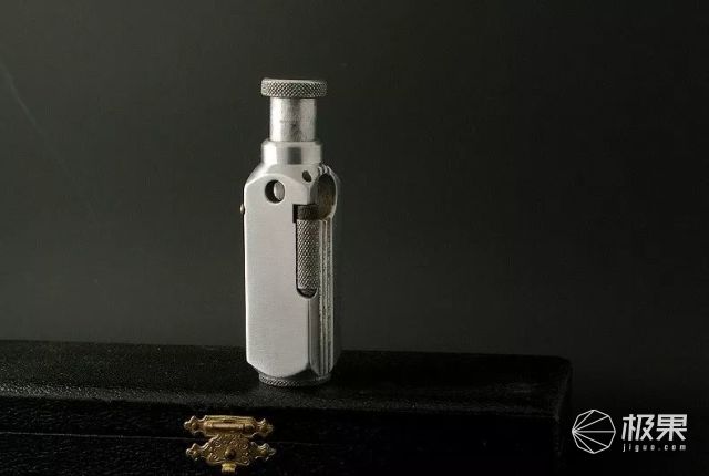 绅士心头的纵火者,500只古董打火机收藏玩家|大玩家 绅士心头的纵火者,500只古董打火机收藏玩家|大玩家