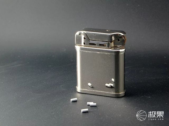 绅士心头的纵火者,500只古董打火机收藏玩家|大玩家 绅士心头的纵火者,500只古董打火机收藏玩家|大玩家