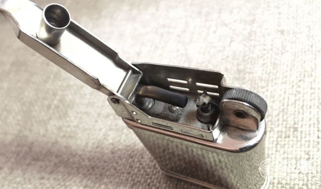 绅士心头的纵火者,500只古董打火机收藏玩家|大玩家 绅士心头的纵火者,500只古董打火机收藏玩家|大玩家