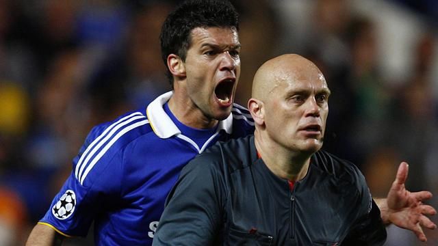 斯坦福桥之战主裁:我犯了很多错误，但我带着尊严离开