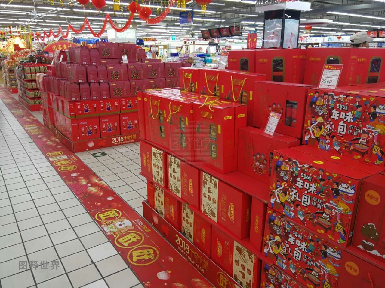 春节长假尾声超市恢复常态成堆礼品年货被冷落