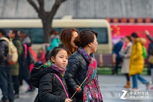 手握“电磁炮”是何种体验？尼康720镜头上手 